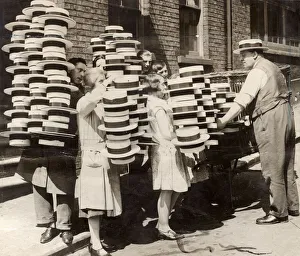 Straw hats return to favour in 1930 - factory in Luton Straw hats return to favour in 1930 - factory in Luton