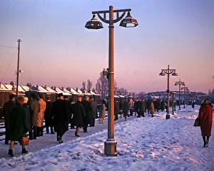 Commuters Gallery: Suburban station under snow, South London
