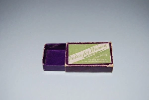 Suffragette Votes for Women Hooks & Eyes Suffragette Votes for Women Hooks & Eyes