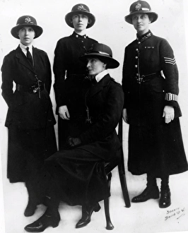Superintendent Stanley and three women police officers Superintendent Stanley and three women police officers