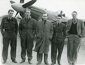Post Gallery: Supermarine test pilots at High Post Aerodrome in March?