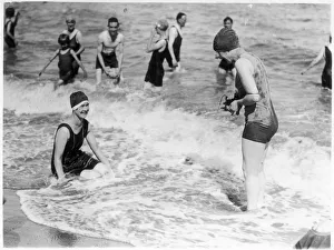 <b class=qtipBold><figcaption>In the Surf Broadstairs</figcaption></b><br>A cheerful holiday photo in the surf at Broadstairs, Kent (England)<br><em>© Mary Evans Picture Library</em> In the Surf Broadstairs