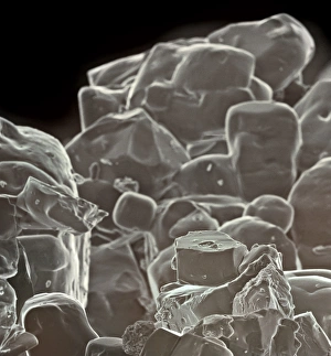 <b class=qtipBold><figcaption>Table salt</figcaption></b><br>A scanning electron microscope (SEM) image of table salt, artificially coloured by computer. Date:<br><em>© Mary Evans / Natural History Museum</em> Table salt