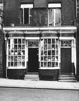 Tobacco Gallery: Tobacconist - Treyer and Fribourg
