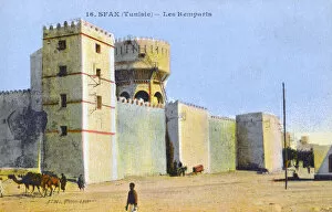 Sfax Gallery: Tunisia - Sfax - The Rampart Walls and Water Tower