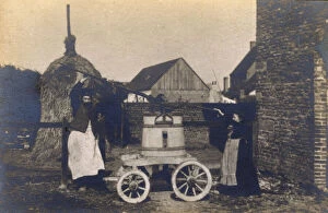 Images Dated 9th January 2018: Typical Victorian manual parish water supply on wheels