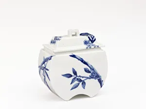 <b class=qtipBold><figcaption>'Variety' sugar bowl and lid</figcaption></b><br>Glazed porcelain sugar bowl and lid decorated with the 'Variety' pattern, a transfer-printed blue design including geometric motifs, fans and bamboo, part of a tea set manufactured by Royal Worcester in 1876. Date: 1876<br><em>© The Geffrye Museum of the Home / Mary Evans Picture Library</em> 'Variety' sugar bowl and lid