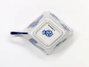 <b class=qtipBold><figcaption>Variety' tea cup, underside</figcaption></b><br>Glazed porcelain tea cup decorated with the 'Variety' pattern, a transfer-printed blue design including geometric motifs, fans and bamboo, part of a tea set manufactured by Royal Worcester in 1876. Date: 1876<br><em>© The Geffrye Museum of the Home / Mary Evans Picture Library</em> Variety' tea cup, underside