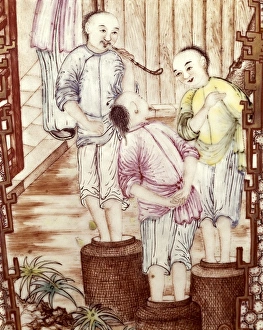 Vase depicting men packing tea (1348-1644). Detail Vase depicting men packing tea (1348-1644). Detail