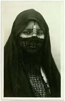 Veil Gallery: Veiled Egyptian Woman - Cairo