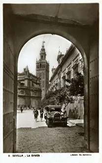 Belltower Gallery: View of the Giralda belltower, Seville, Spain