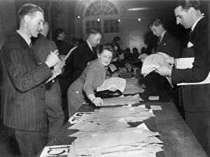 Images Dated 29th February 2012: Voting on the National Health Service Act, 1948