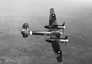 <b class=qtipBold><figcaption>Westland Welkin Mk-1 Flying</figcaption></b><br>Westland Welkin Mk-1 Flying Date: 1940s<br><em>© aviation-images.com / Mary Evans Picture Library</em> Westland Welkin Mk-1 Flying