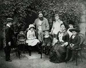 <b class=qtipBold><figcaption>William Maw with family</figcaption></b><br>William Maw with family Date:<br><em>© The Institution of Mechanical Engineers/Mary Evans</em> William Maw with family