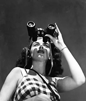 Searching Gallery: WOMAN WITH BINOCULARS