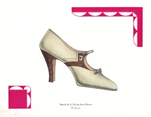 Woman's buckle shoe in ivory leather with snakeskin detail Woman's buckle shoe in ivory leather with snakeskin detail