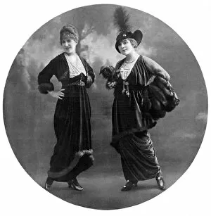 Outfits Collection: Womens fashion in velvet and fur, 1913
