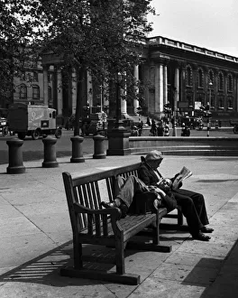 Bored Gallery: Out of work, Trafalgar Square, London