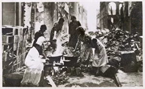 Chef Collection: WW2 - Chef cooking in a bombed-out street - Blitz, London
