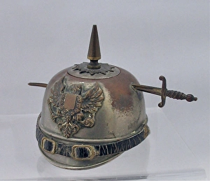 WWI inkwell in the form of a German soldiers Pickelhaube WWI inkwell in the form of a German soldiers Pickelhaube