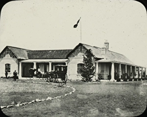 Bulawayo Gallery: Zimbabwe (Rhodesia) - Building in Bulawayo with carriages