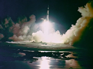 <b class=qtipBold><figcaption>Apollo 17 Night Launch</figcaption></b><br>Liftoff of the Apollo 17 Saturn V Moon Rocket from Pad A, Launch Complex 39, Kennedy Space Center, Florida, at 12:33 a.m., December 17, 1972. Apollo 17, the final lunar landing mission, was the first night launch of a Saturn V rocket.<br><em>© NASA</em> Apollo 17 Night Launch