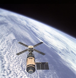 Skylab and Earth Limb Skylab and Earth Limb