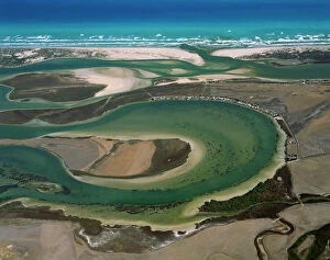 Images Dated 15th January 2009: Aerial - Murray River mouth with Hindmarsh Island & Younghusband & Sir Richard Peninsulas South
