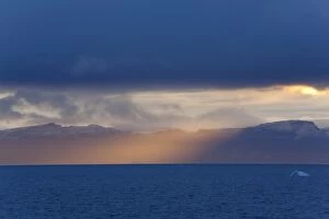 Baffin Gallery: Baffin Bay evening sun breaking through