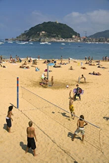 Images Dated 21st July 2009: Beach volleyball being played at La Concha