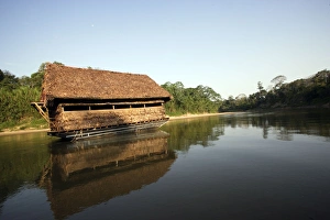 Bird Hide - to watch Parrots & Macaws at clay lick Bird Hide - to watch Parrots & Macaws at clay lick