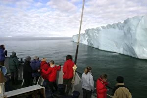Images Dated 23rd August 2003: Brasvell's Glacier - 200 km long. Tourists on boat