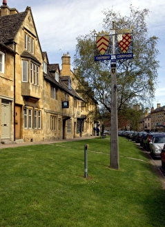 England - Chipping Campden High Street, always very busy with visitors and tourists England - Chipping Campden High Street, always very busy with visitors and tourists