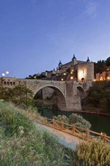 Images Dated 28th November 2012: Europe, Spain, Toledo, Alcantara Bridge