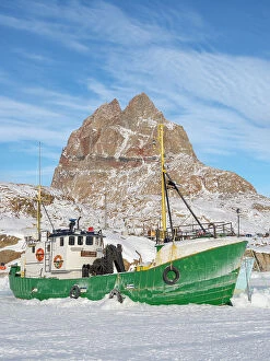 Baffin Gallery: The frozen harbor of Uummannaq during winter in