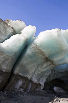 Glacier snout of Schlatenkees. The ice shows