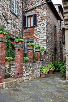 Julie Gallery: Italy, Radda in Chianti. Entrance to homes along