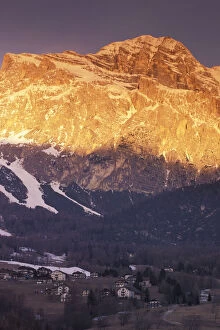 Italy, Venitia, Cortina D Ampezzo, Dawn