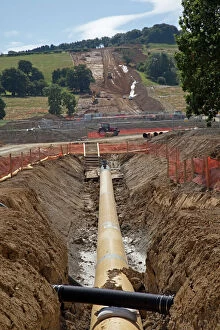 Images Dated 9th August 2010: Laying new natural gas pipeline