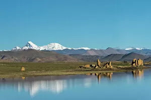 Himalaya Gallery: Ruins by a lake on Tibetan Plateau, Dhaulagiri (8167m)