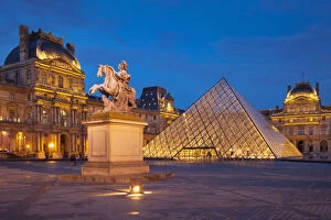 Images Dated 12th February 2013: Twilight at Musee du Louvre, Paris, France