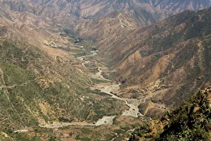 Valley - Seen from the old road from Asmara to Massawa, built by Italians during colonialism Valley - Seen from the old road from Asmara to Massawa, built by Italians during colonialism