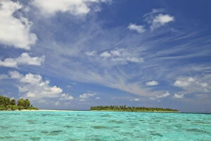 Atoll Gallery: View of Funadoo Island from Funadovilligilli