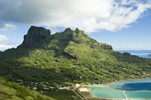 Getaway Gallery: View from overlook near Mt. Otemanu in Bora