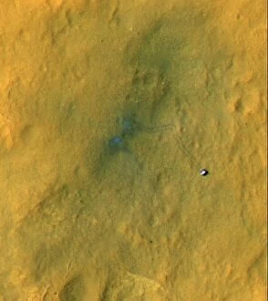 Mars Rovers Gallery: Curiosity rover on Mars, satellite image C014 / 4942