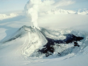 Eruption of Veniaminof volcano, Alaska, USA Eruption of Veniaminof volcano, Alaska, USA