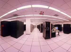Images Dated 20th October 1999: Fish-eye lens view of NERSCs main computing room