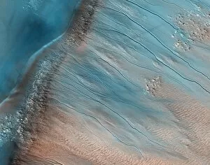 Mars Reconnaissance Orbiter Gallery: Gullies on Mars