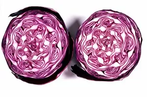 Images Dated 21st December 2005: Halved red cabbage