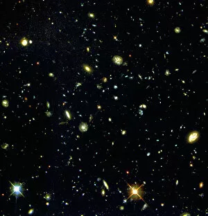 Distant Gallery: HST deep-view of several very distant galaxies